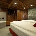 Πανσιόν Cafe Quinson Relais De Charme 4*