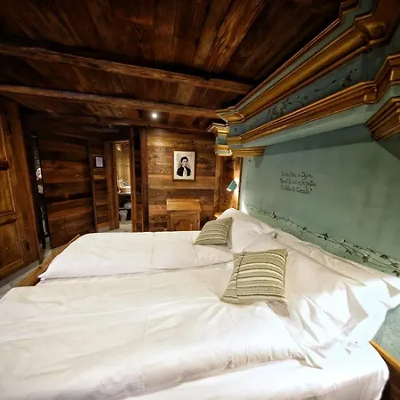 Cafe Quinson Relais De Charme Guest house 4*