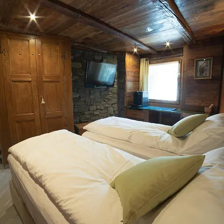 Cafe Quinson Relais De Charme Guest house 4*