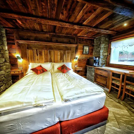 Cafe Quinson Relais De Charme Guest house