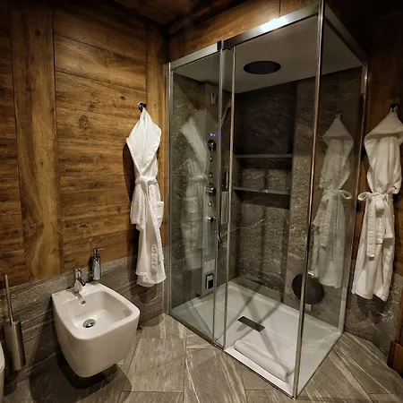 Gasthof Cafe Quinson Relais De Charme