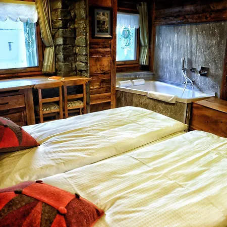 Cafe Quinson Relais De Charme 4*