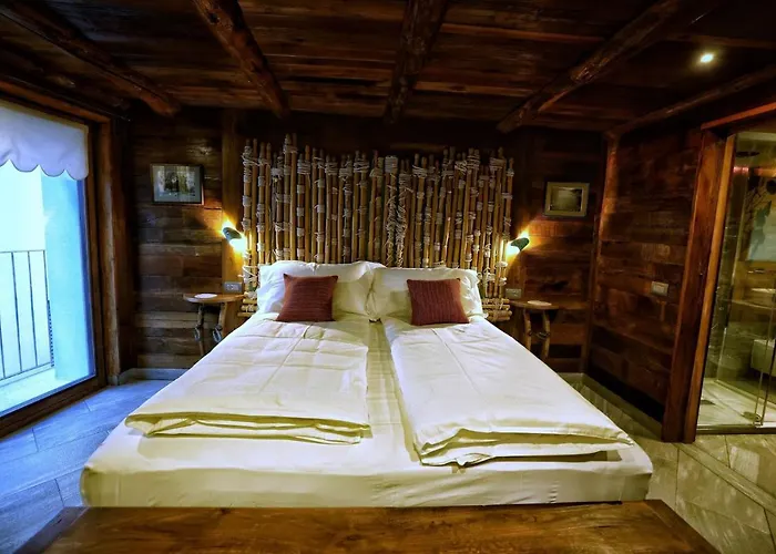 Cafe Quinson Relais De Charme Gæstehus Morgex